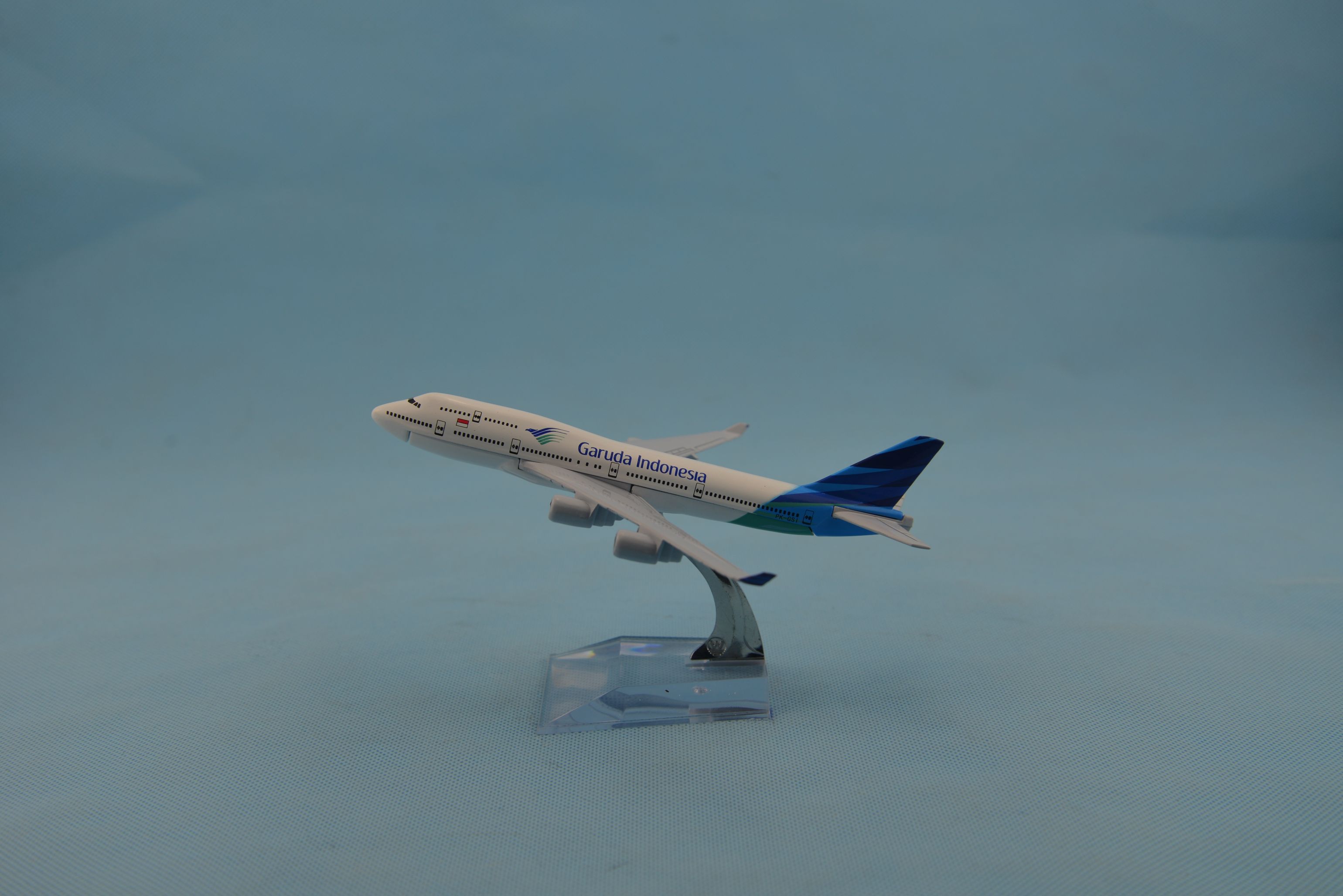 Aircraft model (16CM Indonesian Airlines B747-400) metal aircraft model alloy aircraft model