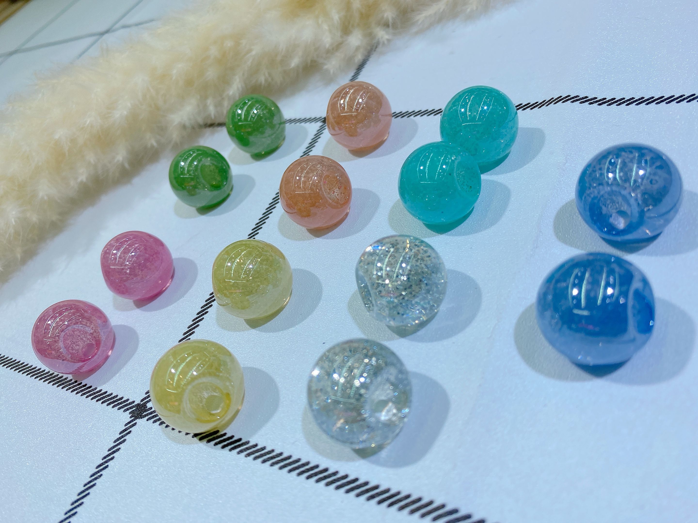Acrylic perforated powder-filled round ball headwear accessories detail image 1