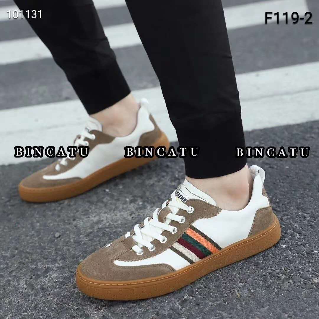 New fashionable and trendy women's shoes in brown details Picture