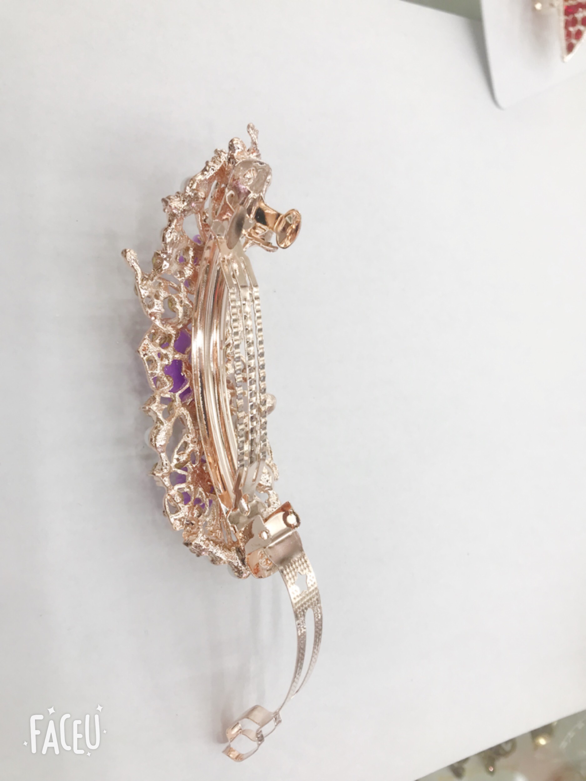 New fashionable and trendy hair clips and hairpin accessories are sold directly by the manufacturer Item Picture