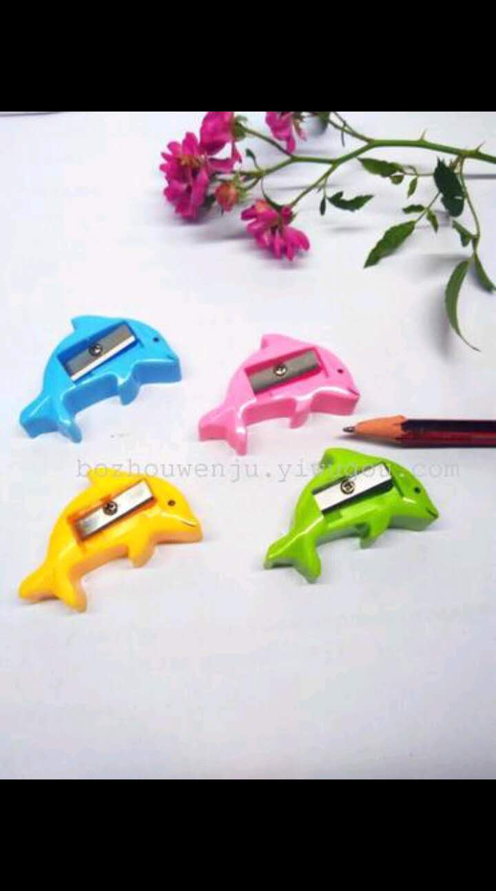 精制彩色塑料海豚卷笔刀削笔器