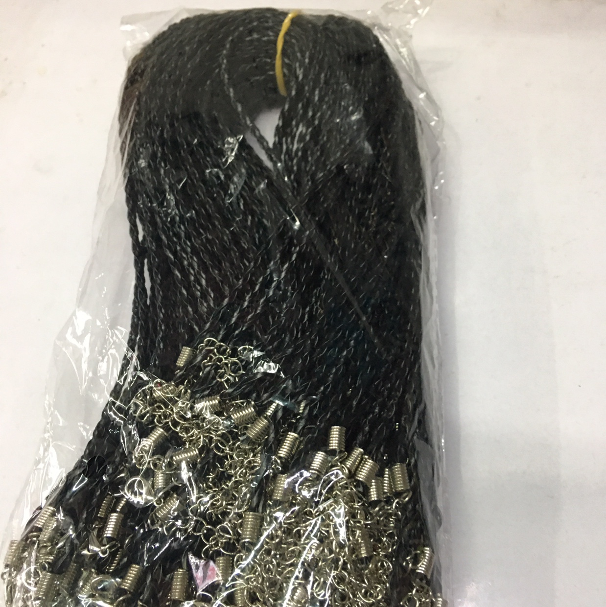 四股皮绳项链