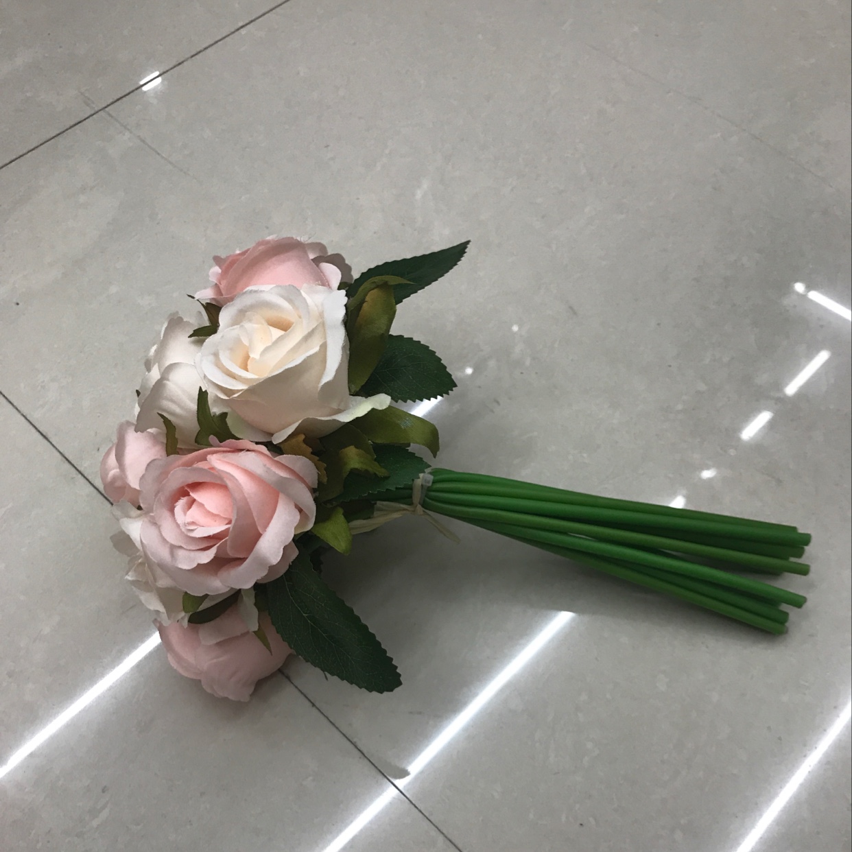 Twelve brides are holding bouquets details Picture