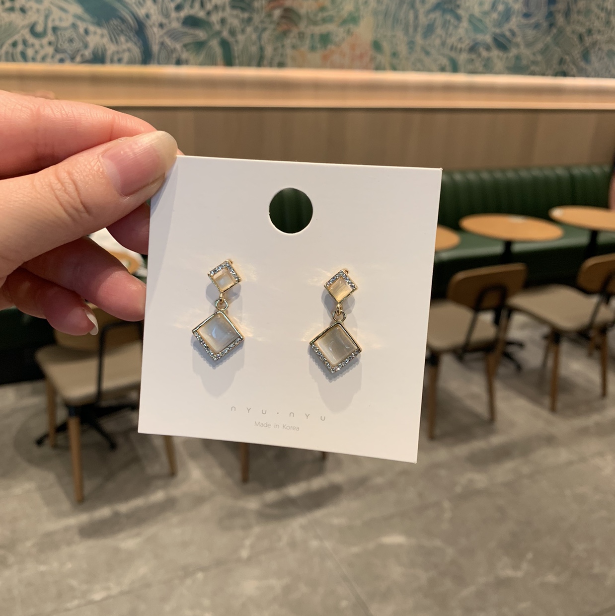 Square cat-eye stud earrings