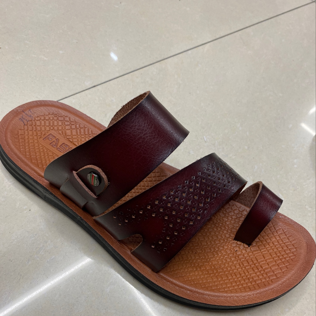 Men's injection-molded slippers for outerwear details Picture