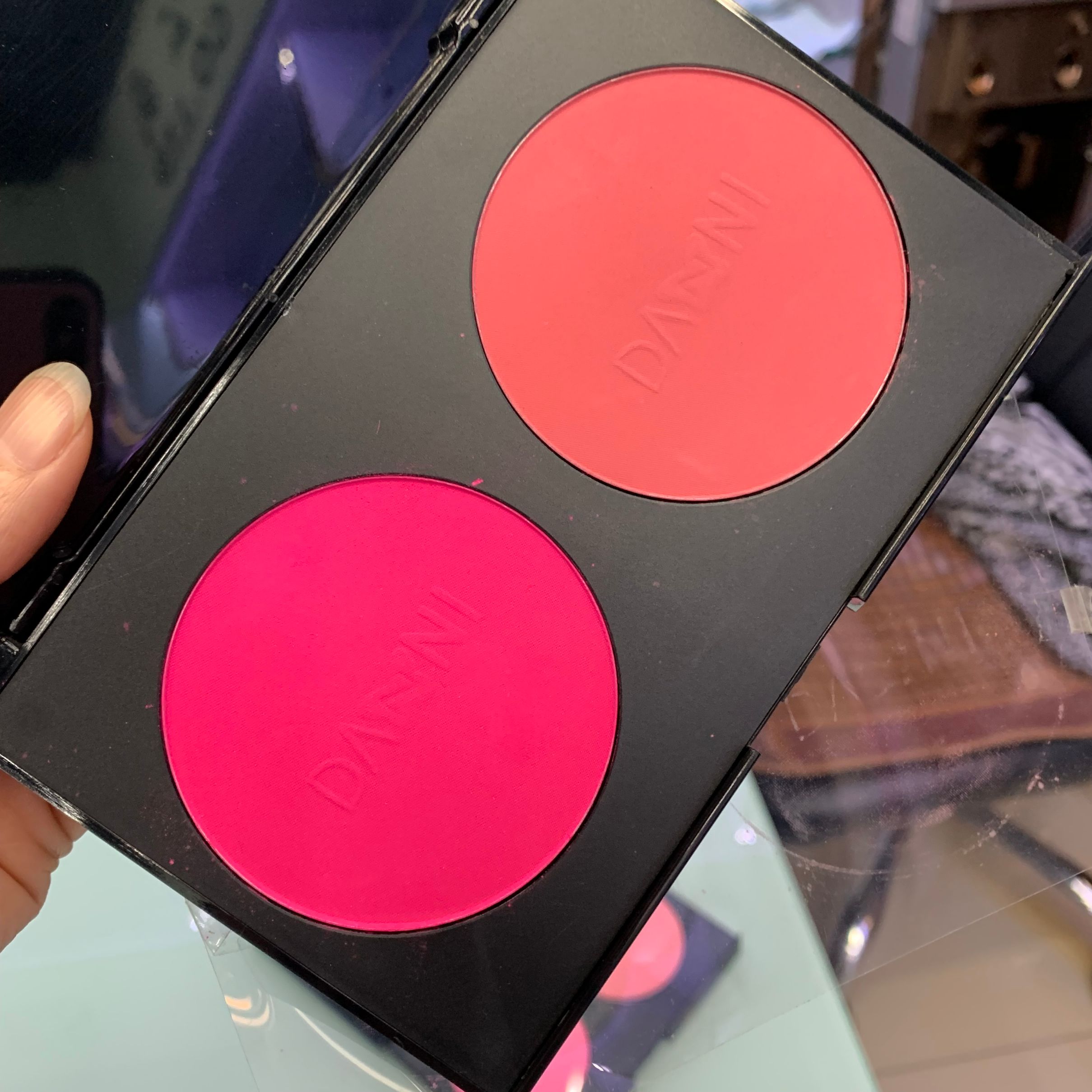 Yiwu quality goods manufacturer wholesale two-color blush plates, rouge plates, matte pearlescent, waterproof and non-smudging detail image 3
