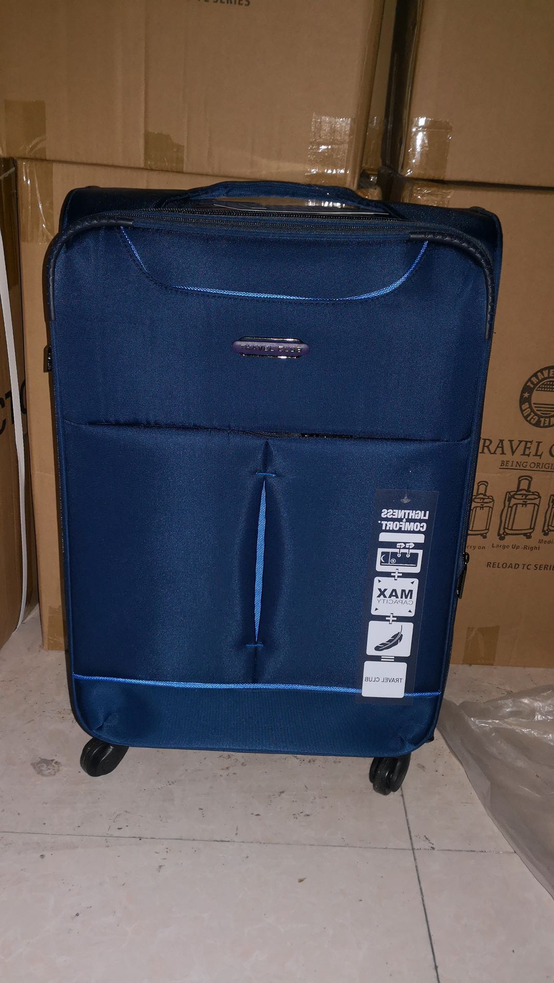 665拉杆箱产品图