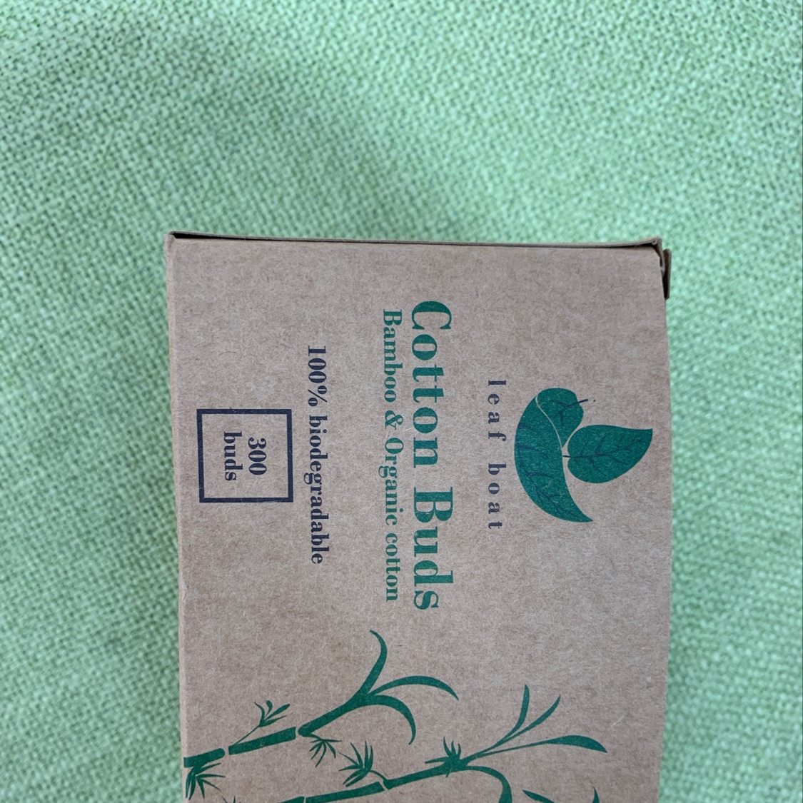 Paper box wooden stick cotton swab full figure