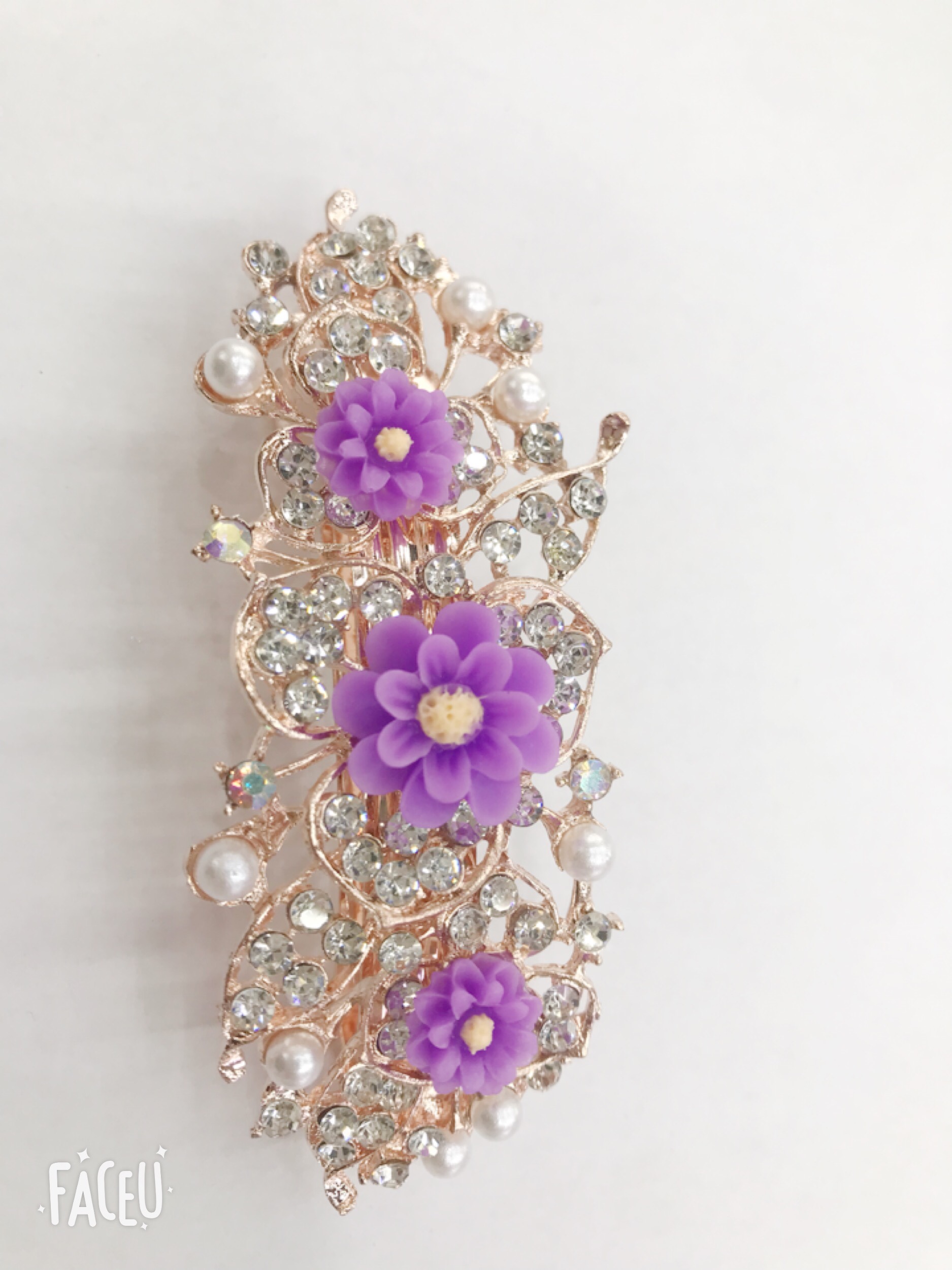 New fashionable and trendy hair clips and hairpin accessories are sold directly by the manufacturer details Picture