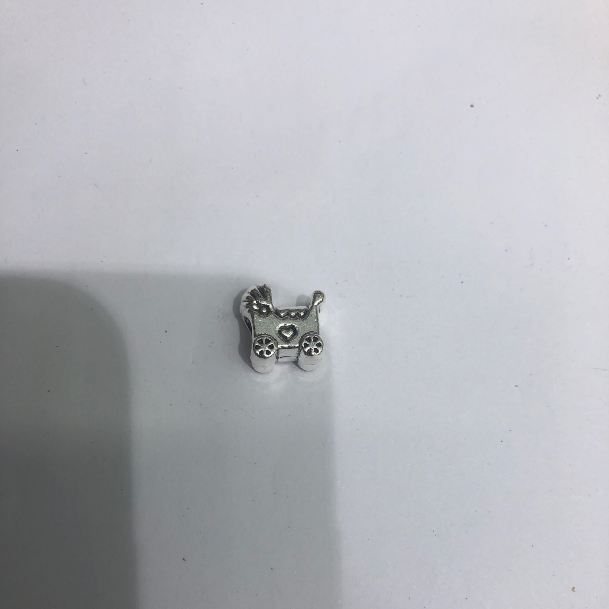 路路通，大孔珠，古银婴儿车