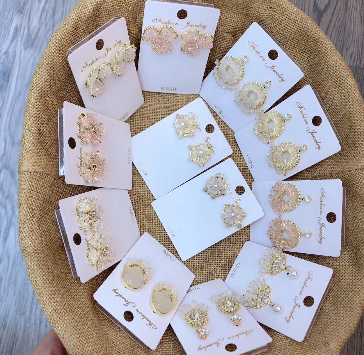 Fashion earrings thumbnail