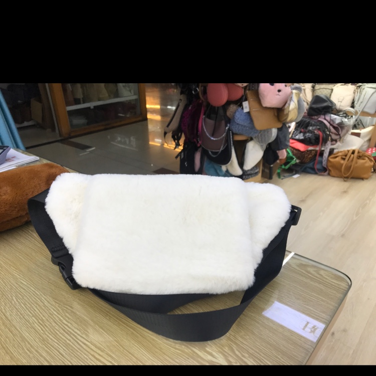 Maomao satchel 7 full figure