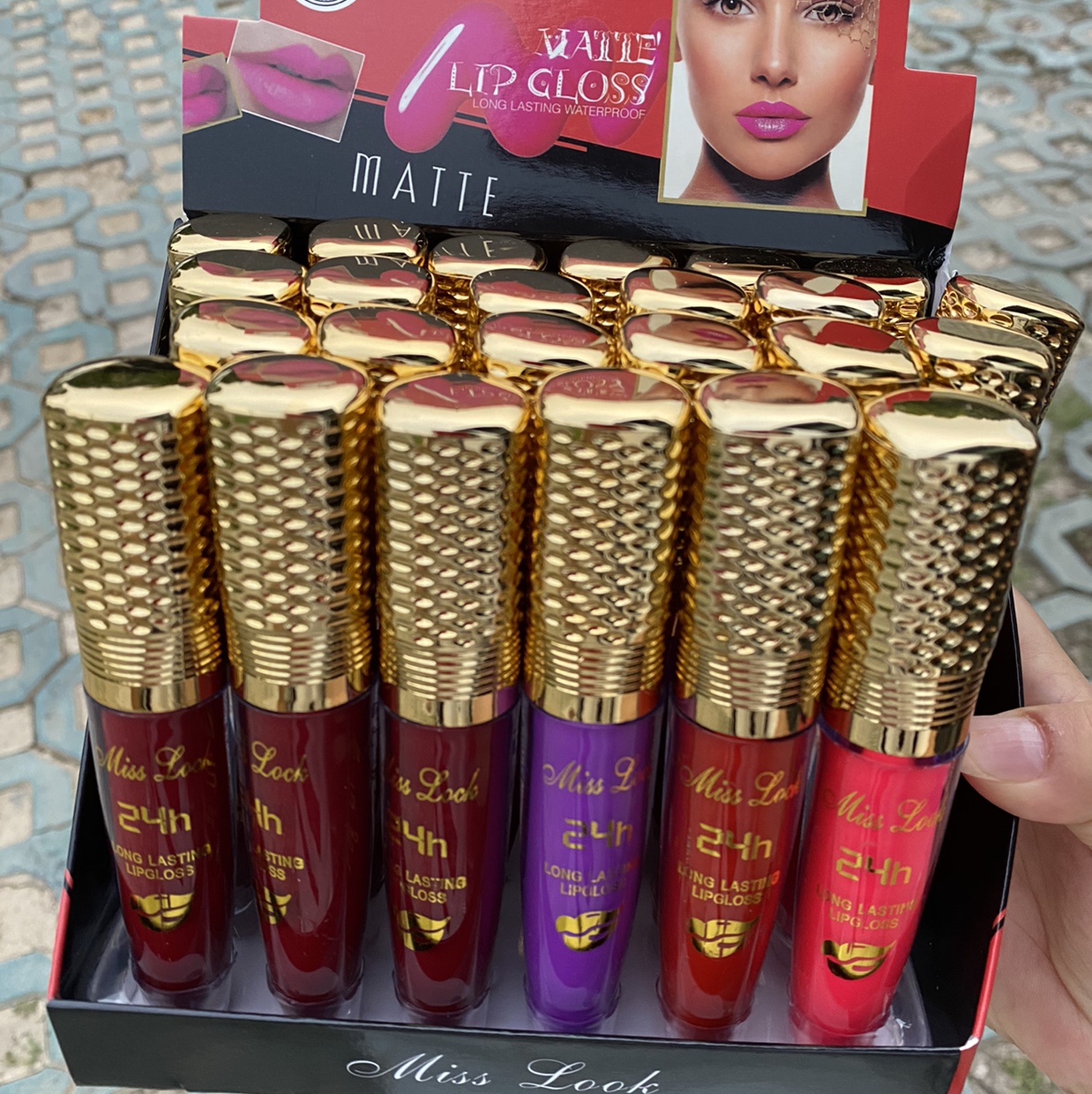 靓丽不沾杯唇彩