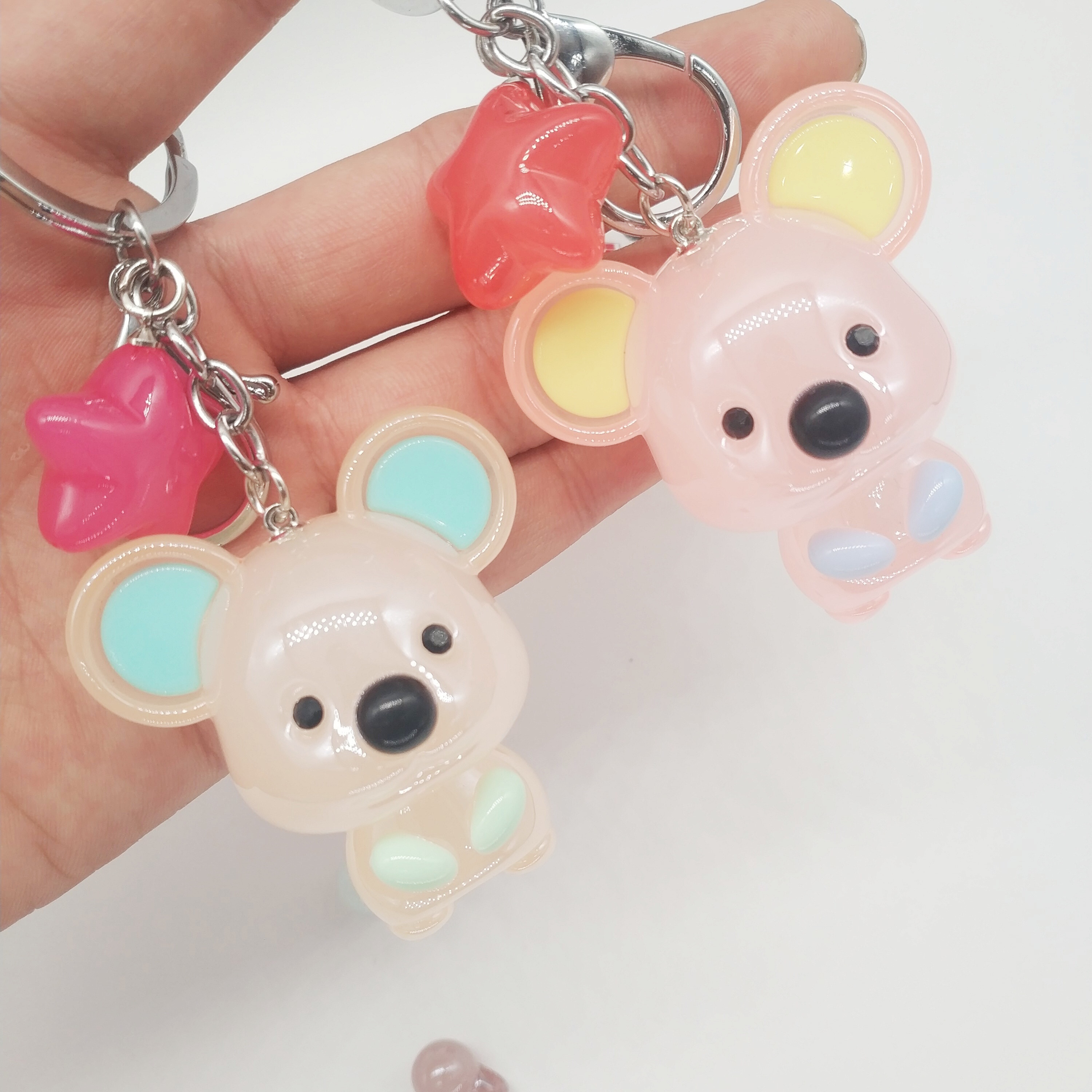 Creative New Crystal Jelly Mouse Keychain Cartoon Jelly Magic Mouse Couple Bag Pendant Female Application Scenario