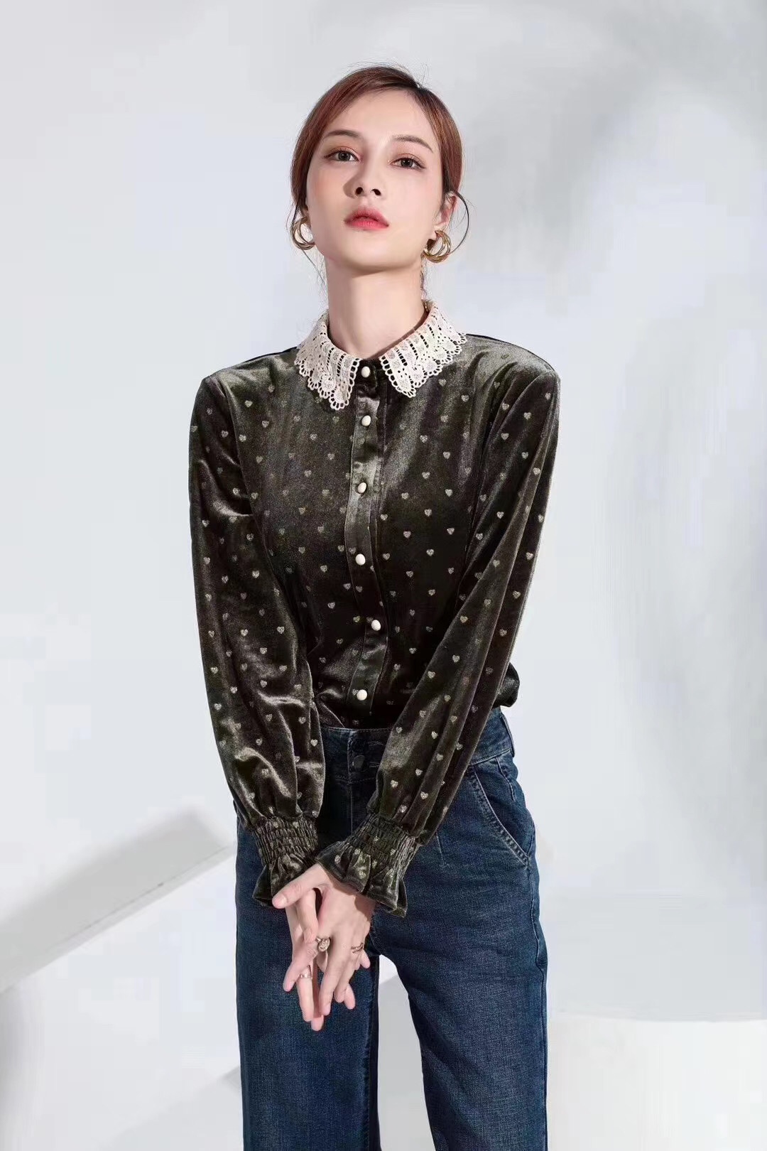 Jimmy Seio's 2020 winter new golden velvet dark green fashionable shirt details Picture