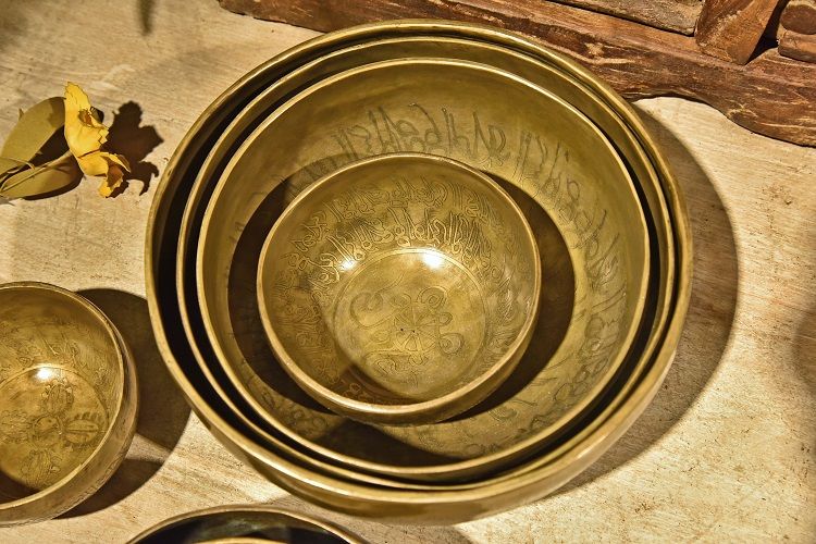 Handcrafted copper engraved old singing bowl 2 Item Picture