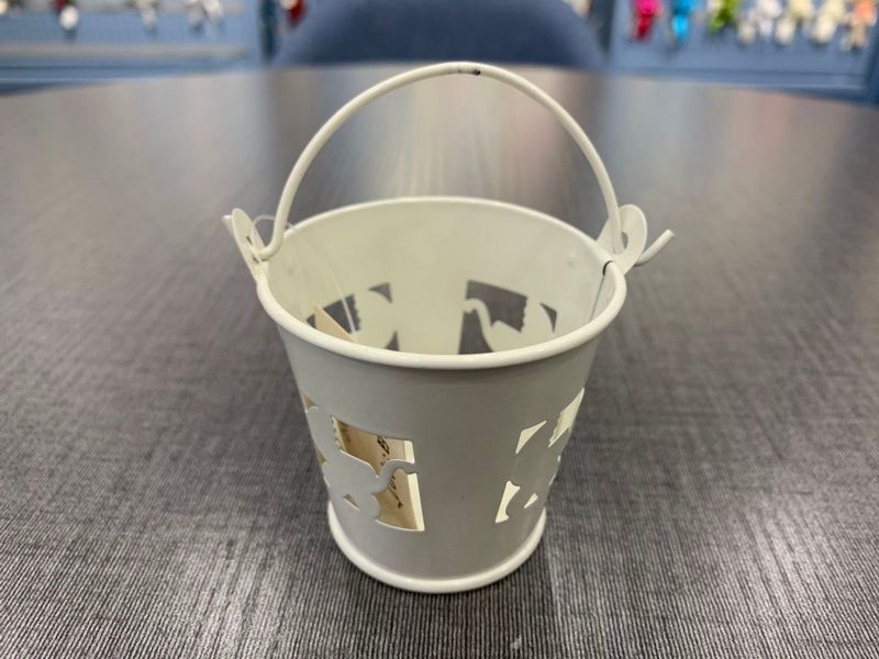 A small iron bucket for a stroller thumbnail