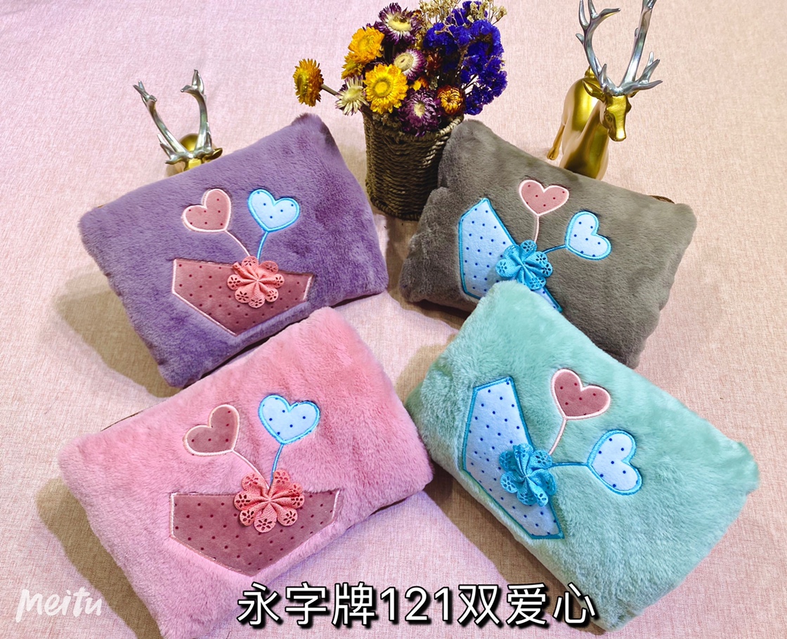 A hundred and twenty one pairs of hearts thumbnail