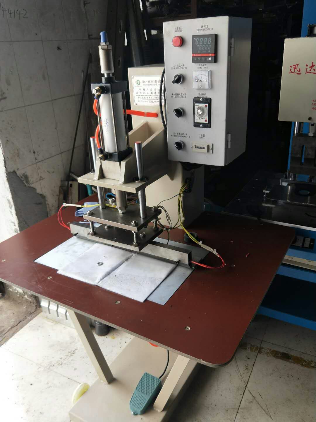 半自动电热台 礼品带烫边