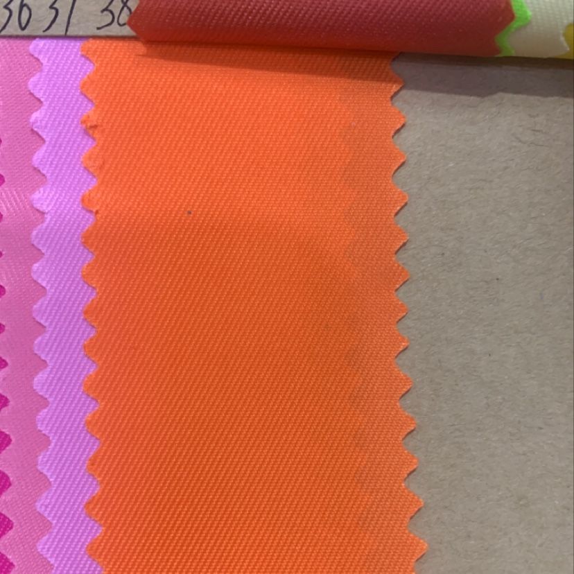 厂家直销皮革大量现货高中低档箱包沙发鞋材面料230斜纹PA38号色详情图2