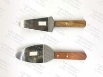 Oblique cooking shovel 27x12-24.5x10.5-22.5x9