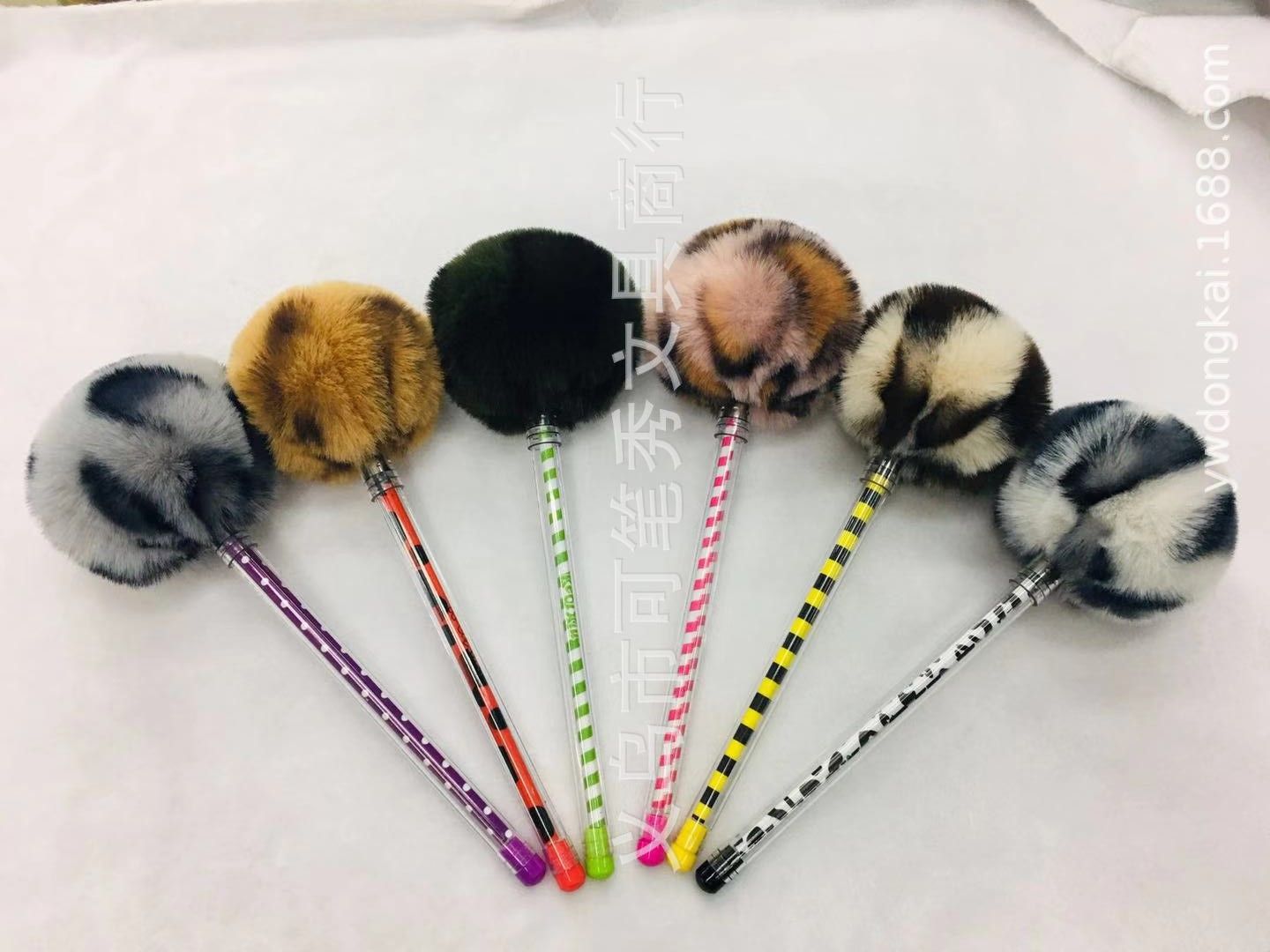可笔秀文具办公文化创意文具辣妈正传孙俪同款可爱豹纹毛球笔针管型毛绒中性笔批发