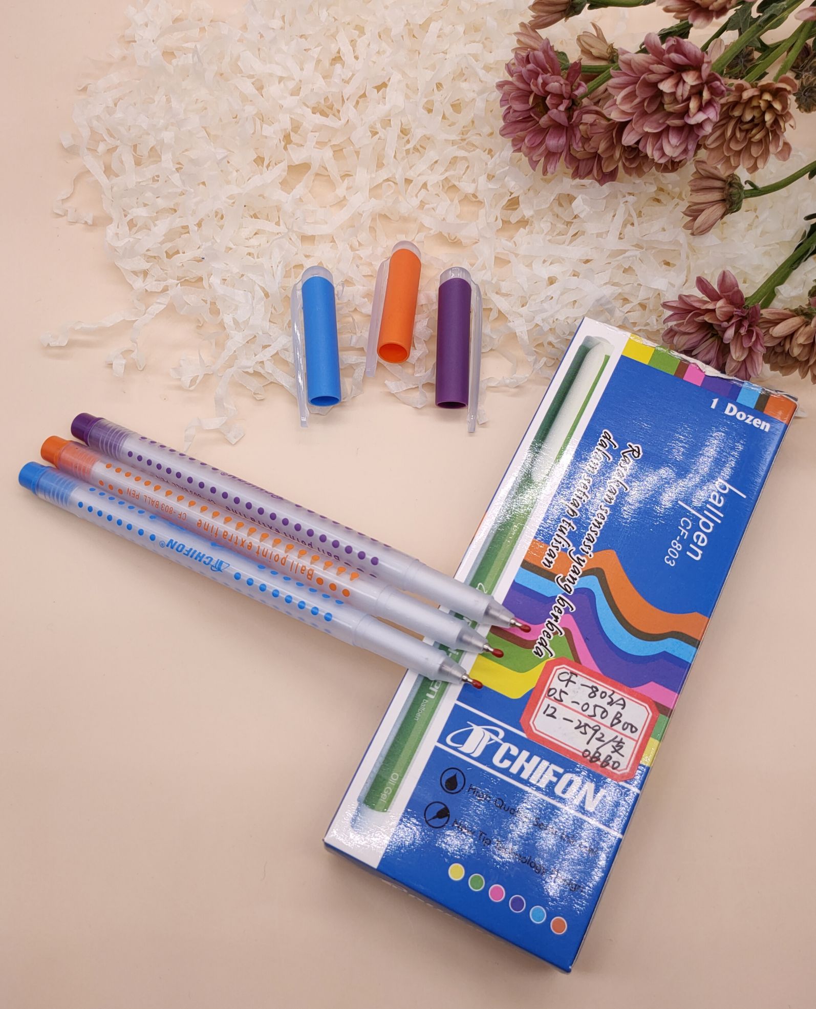 Fine stick ballpoint pen student oil pen small fresh ballpoint pen details Picture