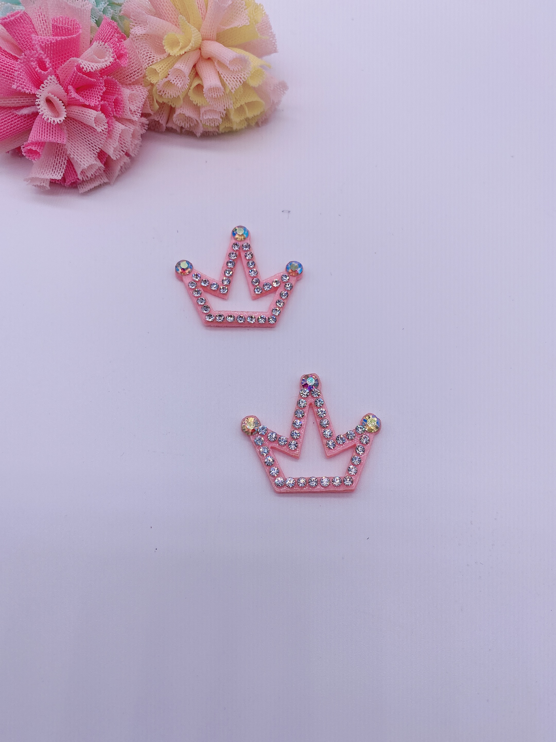 Hollowed-out diamond crown, ultrasonic half-bead accessories, small flower ornaments, headwear colors, small ding cloth flowers, handcrafted decorative flowers details Picture
