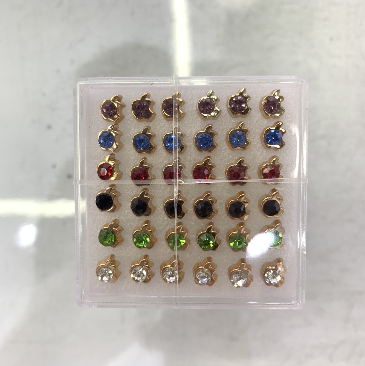 18 pairs of golden apple stud earrings thumbnail