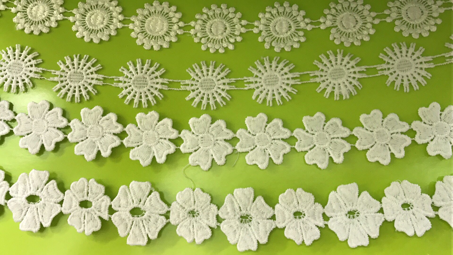 Little flowers, one flower after another details Picture