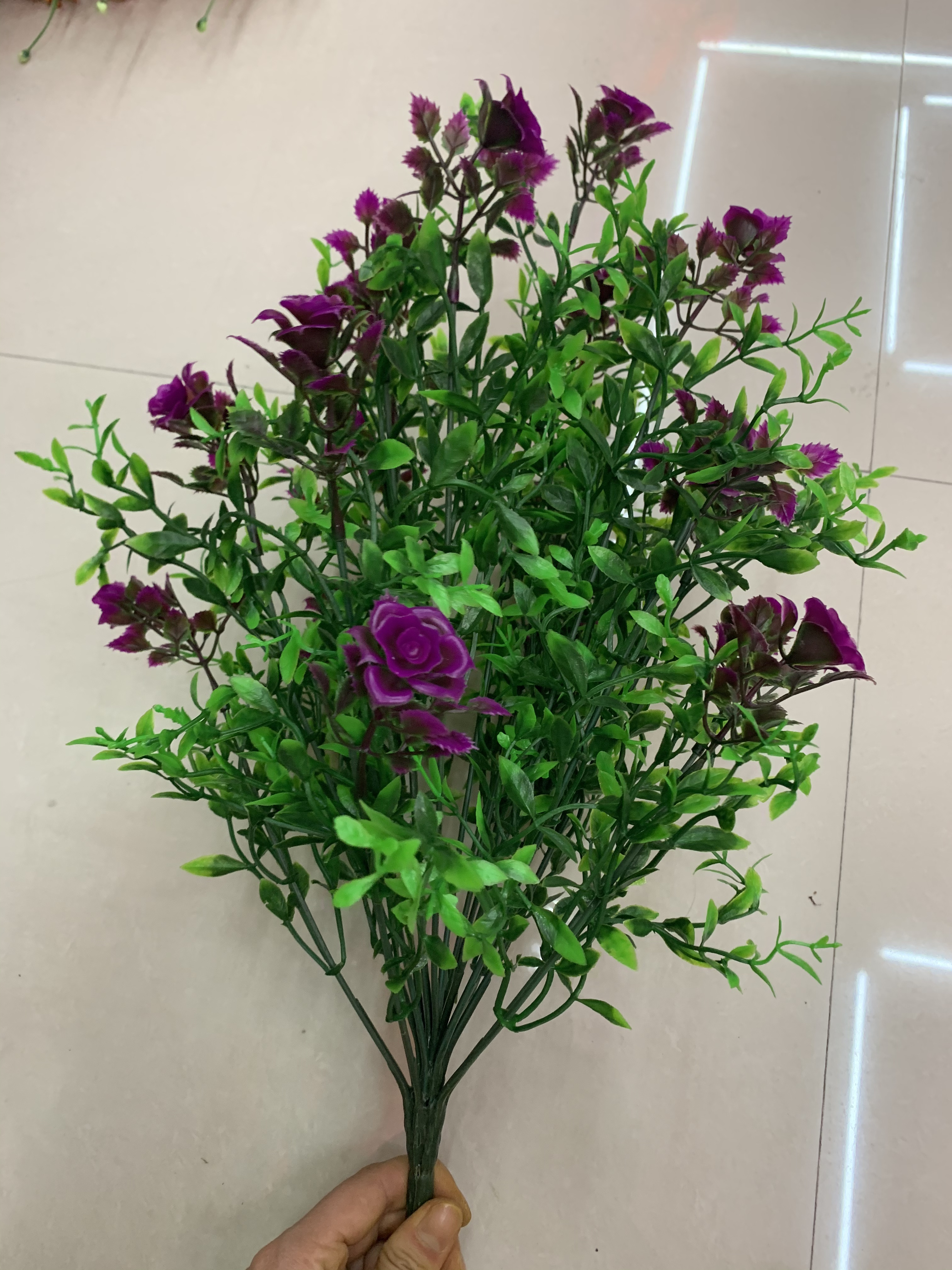 Eighteen roses details Picture
