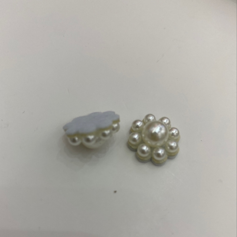 A sky full of beads, round ultrasonic accessory jewelry, headwear color, hand-decorated with small cloth flowers, a sky full of beads, round ultrasonic accessory jewelry, headwear color, hand-decorated with small cloth flowers, a sky full of beads, round ultrasonic accessory jewelry details Picture