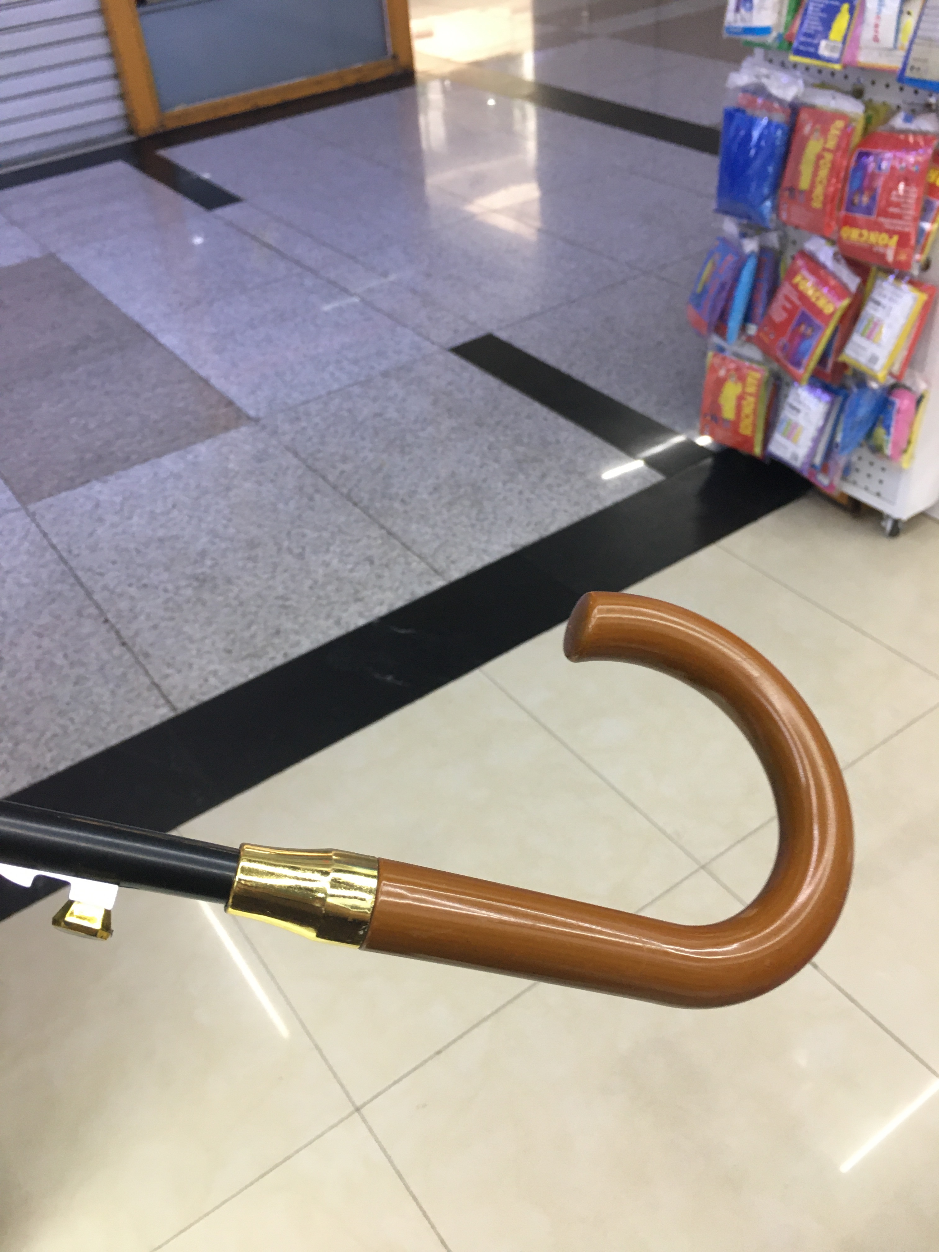 63Cm 16K Side Umbrella Iron Center Bar Wood Resistant Plastic Bend Handle Specification drawing