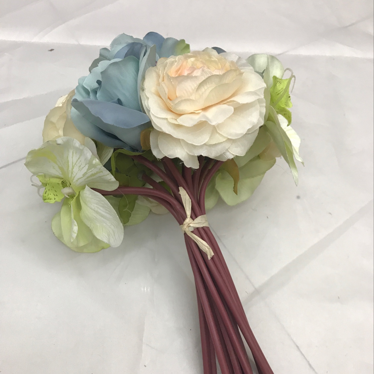 Rose, lily and Phalaenopsis combination bouquet details Picture
