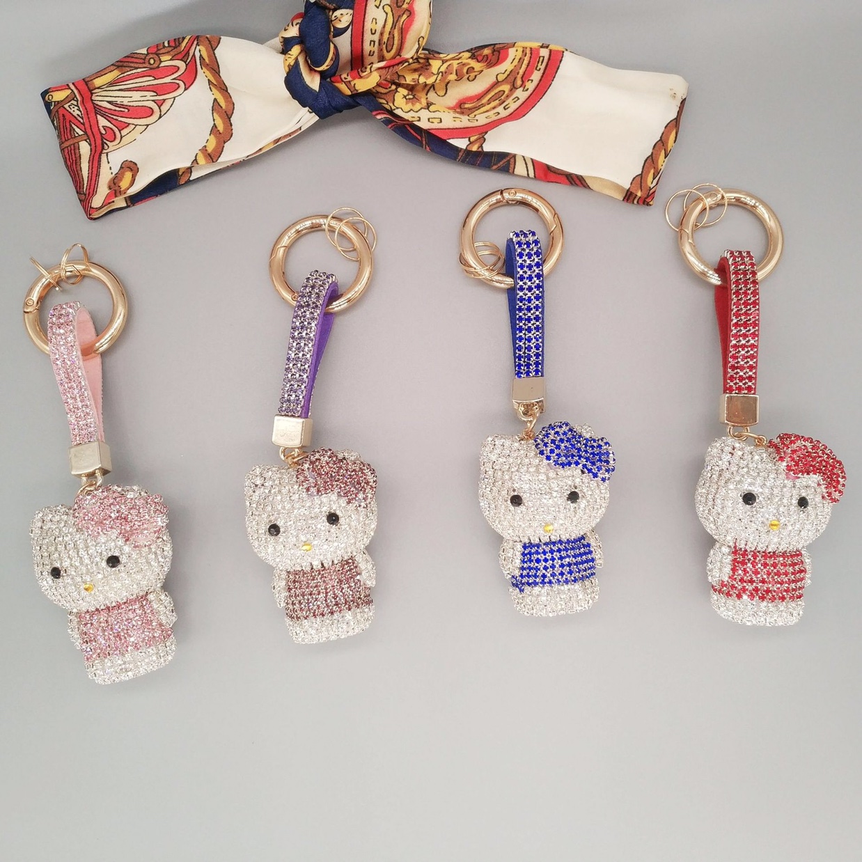 Exquisite diamond full cartoon cat keychain pendant