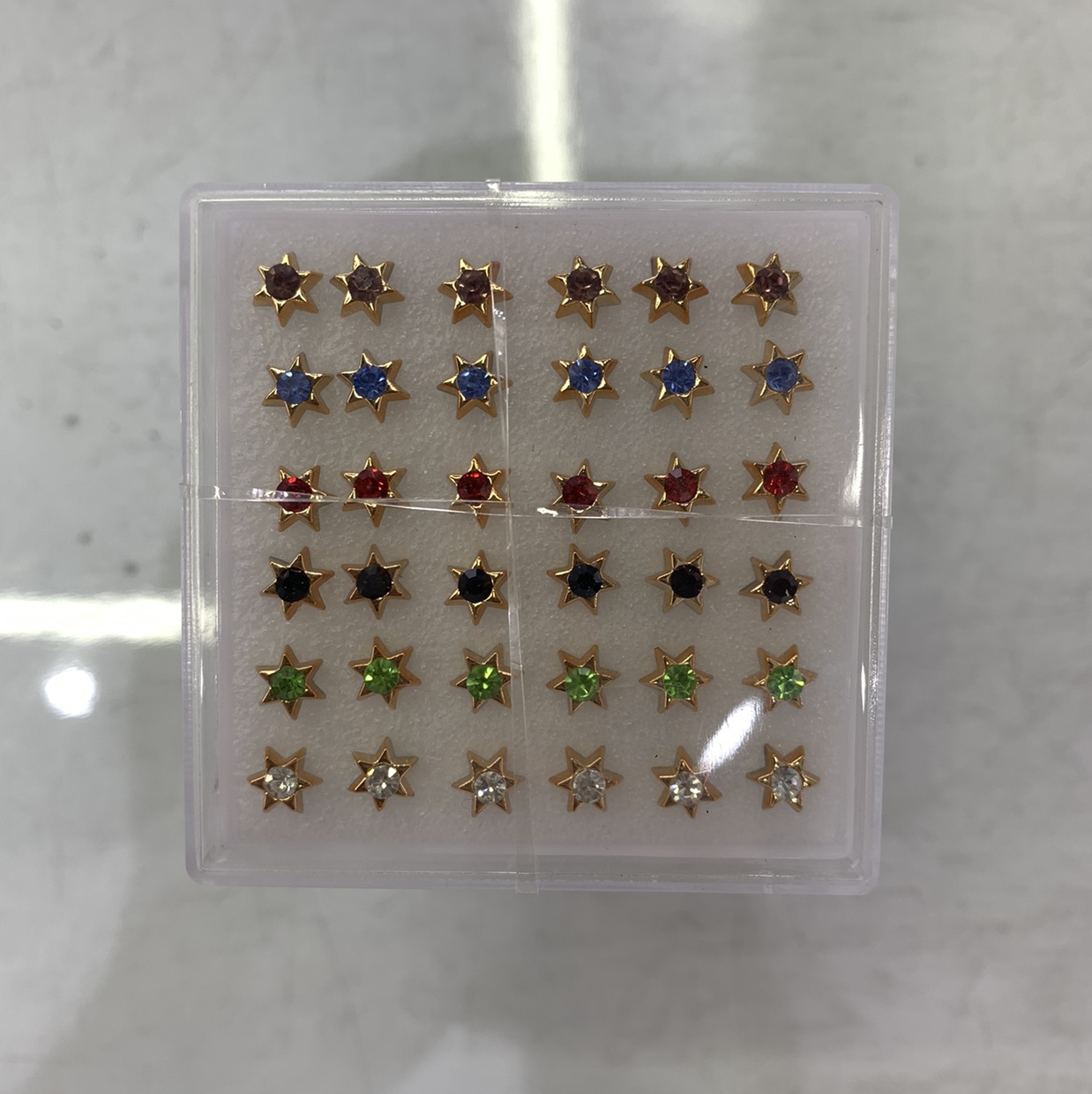 18 pairs of gold five-star conjoined earrings thumbnail
