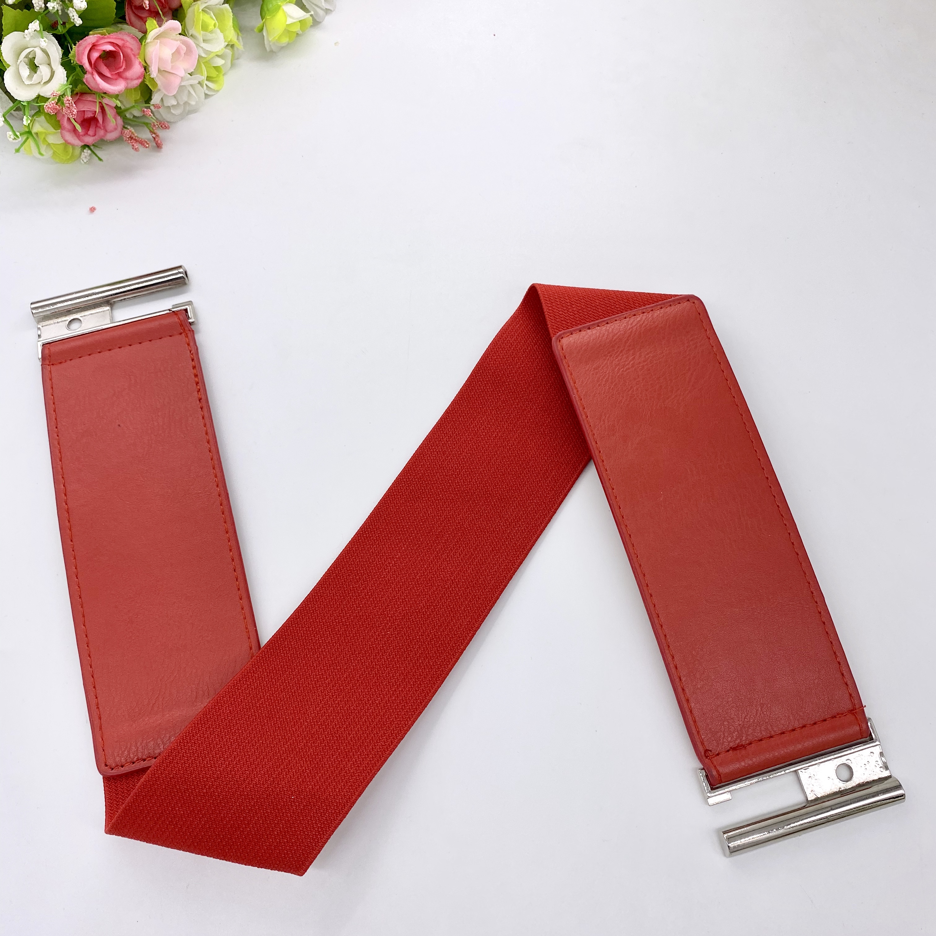 Source Factory: Women's Elastic Buckle Waist Seal Belt details Picture