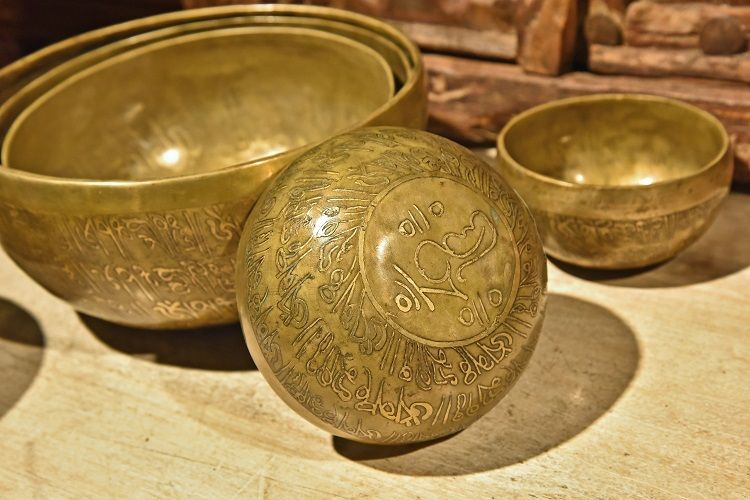 Handcrafted copper engraved old singing bowl 2 Specification image