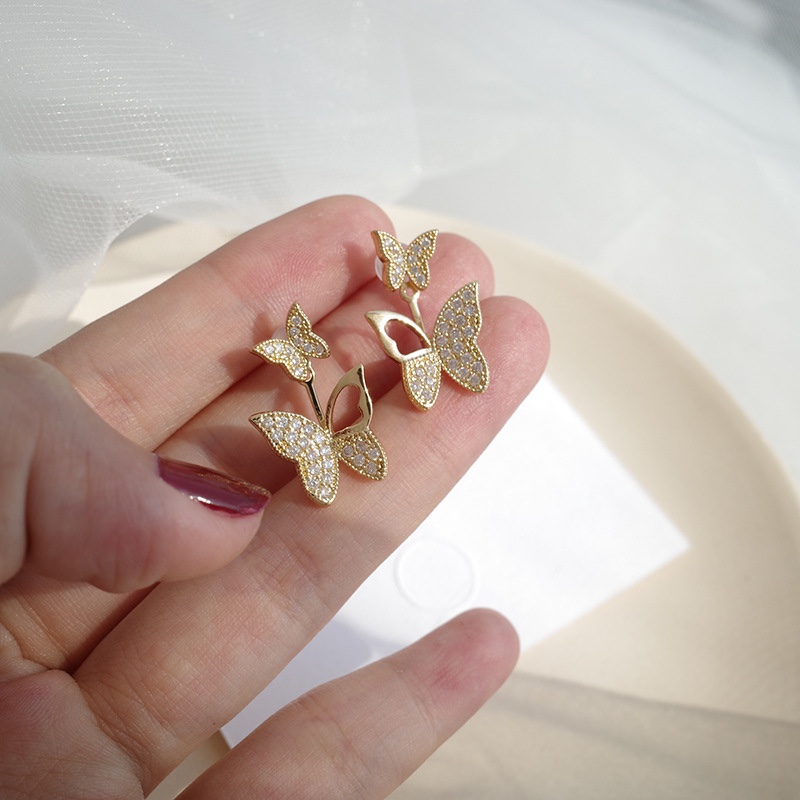 A pair of 925 silver stud earrings with a gentle and ethereal charm, exquisitely small and diamond-encrusted butterfly-shaped fashionable ins earrings for women Item Picture