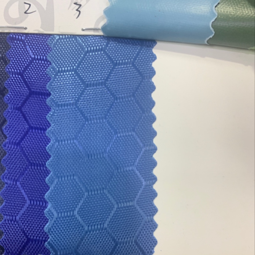 厂家直销热销新款pvc皮革大量现货高中低档箱包沙发鞋材面料货号大足球pvc皮革02