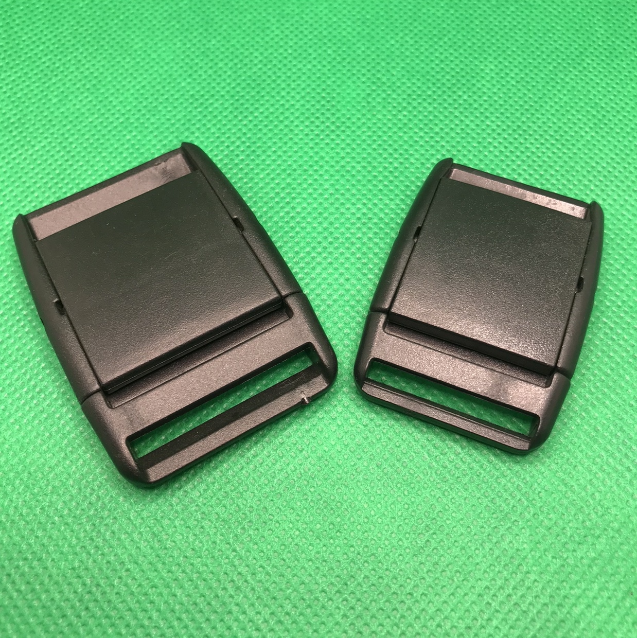The buckle thumbnail