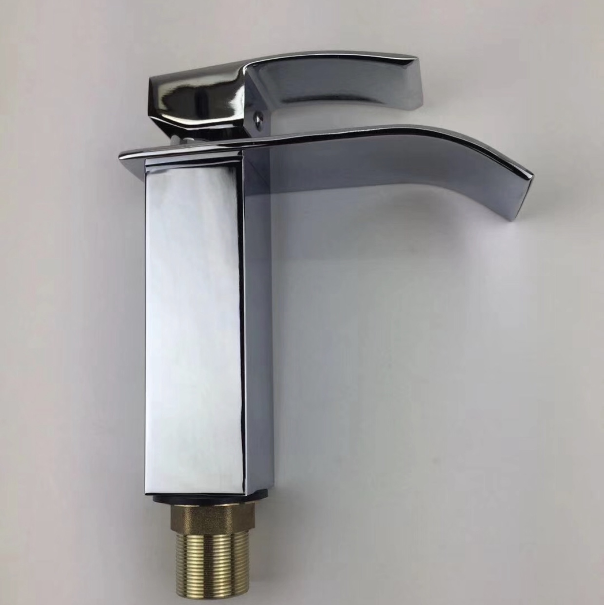 Zinc alloy basin faucet