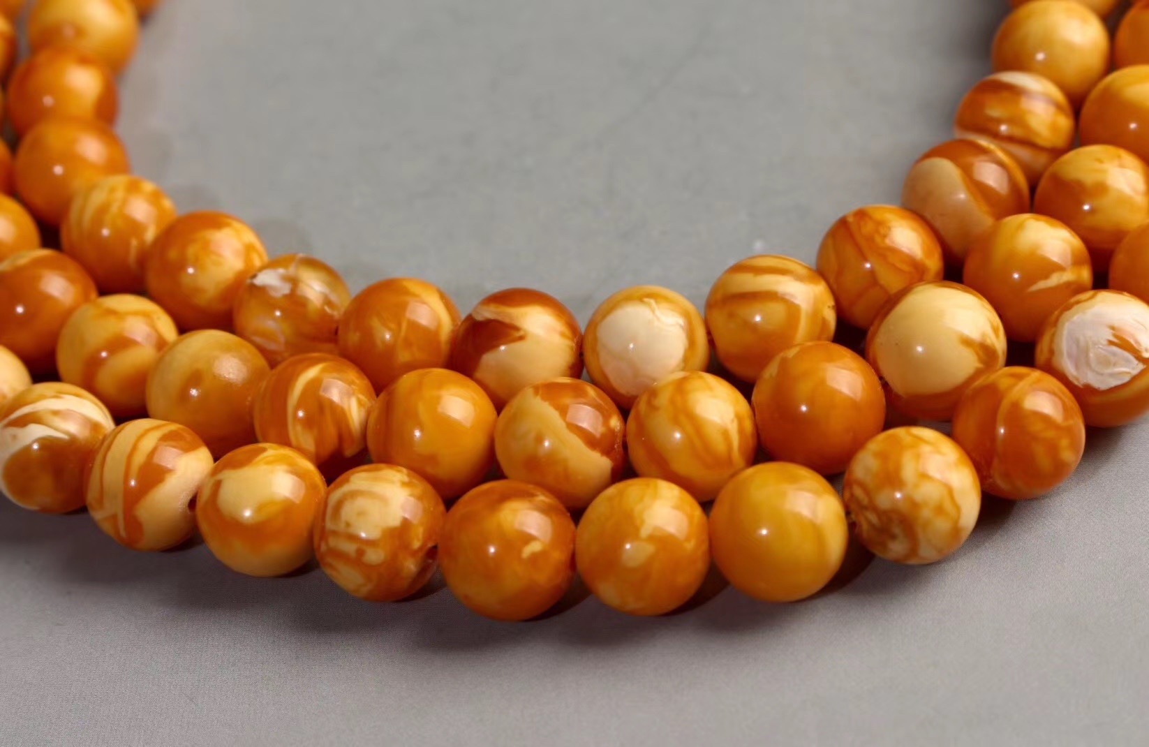 108 pieces of European recycled old beeswax, 7mm in size undefined