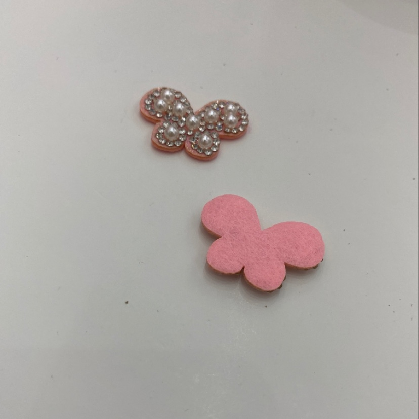 Pearl butterfly ultrasonic accessory jewelry headwear color, hand-decorated with small cloth flowers, pearl butterfly ultrasonic accessory jewelry headwear color, hand-decorated with small cloth flowers, pearl butterfly ultrasonic accessory jewelry headwear color Application Scenario