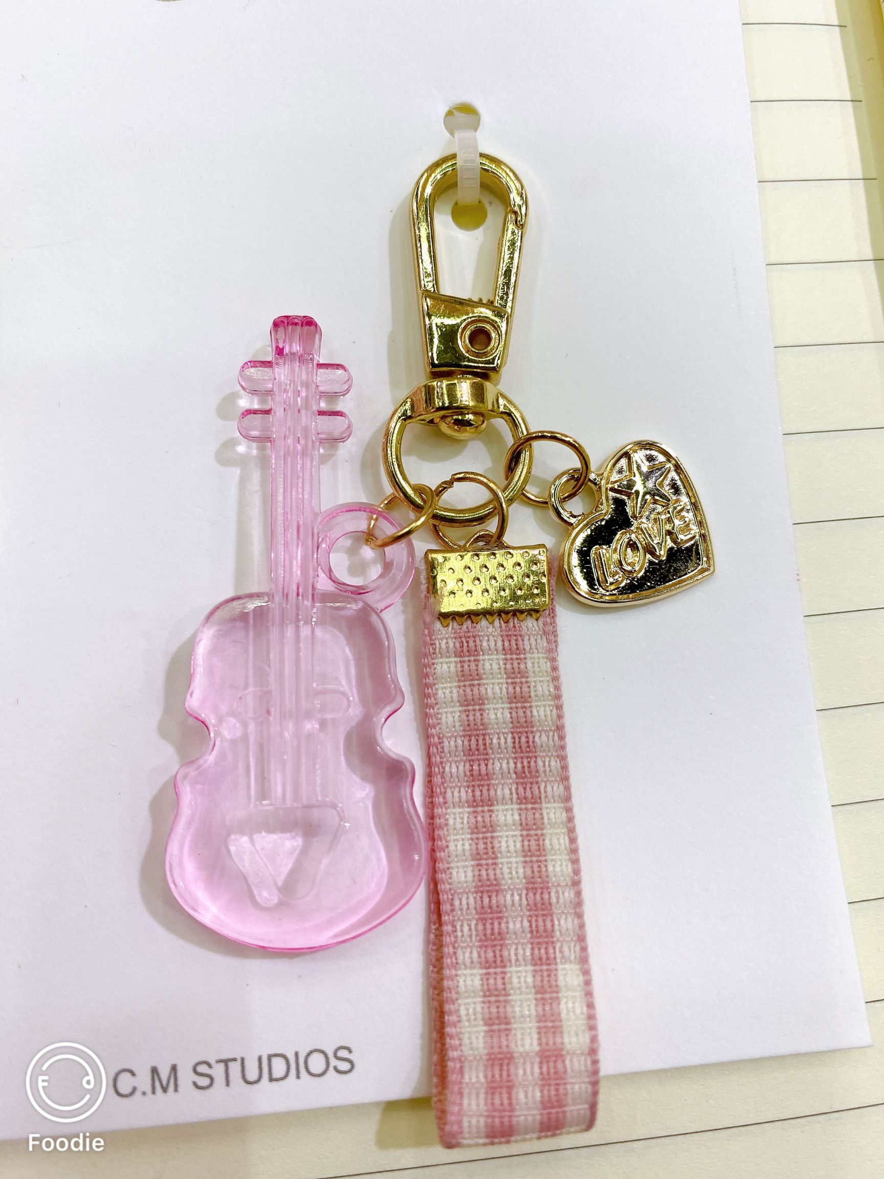 Chen Ming ornaments girl guitar key chain with ribbon