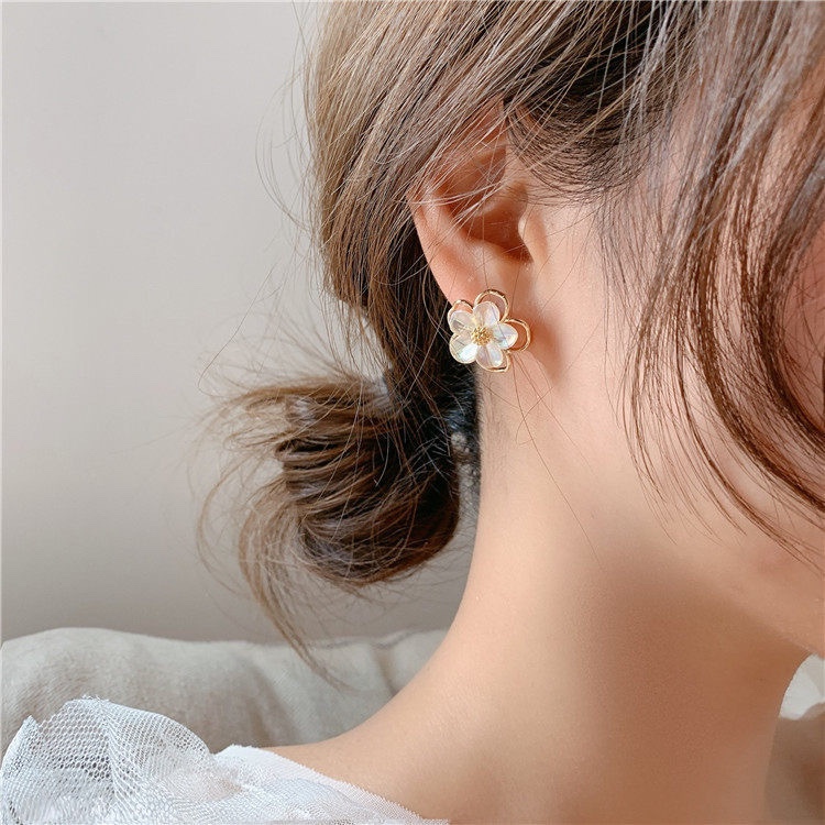 Korean cute and fresh flower stud S925 silver needle style, elegant and versatile commuter earrings for girls, pomelo ear Specification image