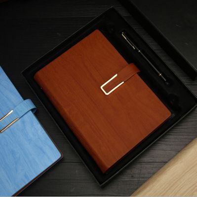 مكتب CeLoshe Ceebook Inclue Company Company Company Company Service، يطلب مصنِّع دفتر ملاحظات من الفئة A5 إعداد مجموعة من لوحات الأعمال التجارية المتعلقة بالهدايا المكتبية من نوع Logo حسب الطلب detail image 4