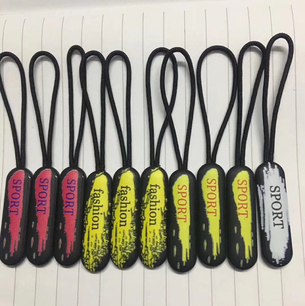 厂家服装配件滴塑注塑pvc软胶拉头定制硅胶logo拉链头