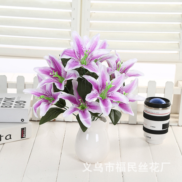 Yiwu Fumin Silk Flower Factory wholesals 10-head artificial lilies, artificial silk flowers, wedding decoration flowers, and artificial flowers for living room decoration Item Picture