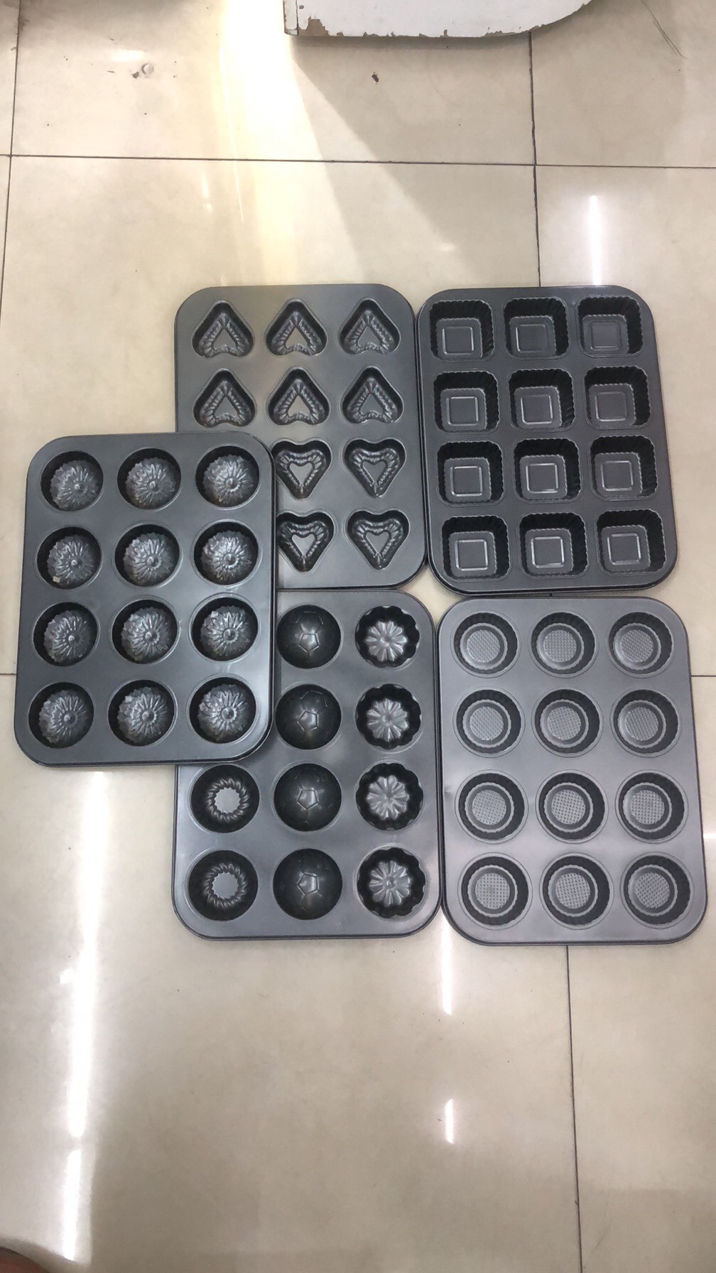 12孔不粘蛋糕模，蛋糕烤盘白底实物图